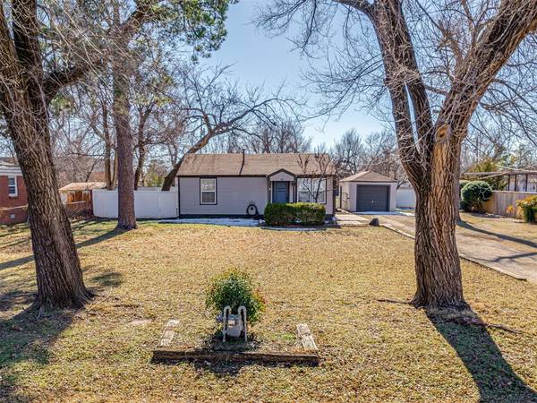 32 E 11th Street, Edmond, OK 73034