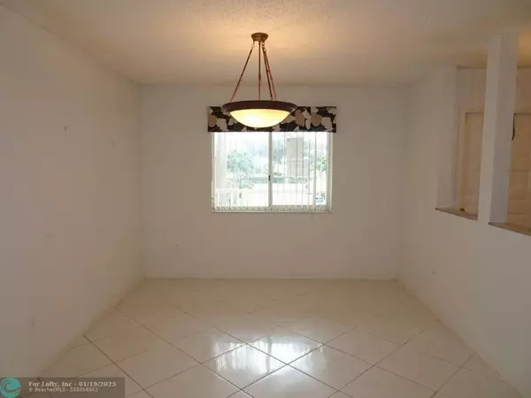 Tamarac, FL 33321,7539 Granville Dr  #208