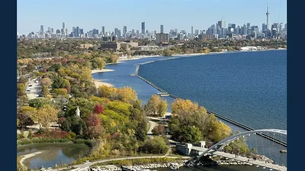 Toronto W06, ON M8V 2Z6,2045 Lake Shore BLVD W #2706