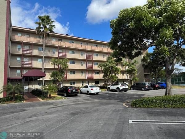 2104 S CYPRESS BEND DRIVE  #405, Pompano Beach, FL 33306