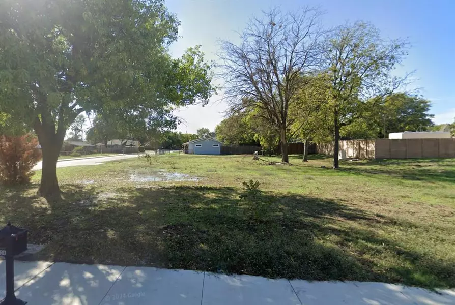 308 Rusk Street, Roanoke, TX 76262