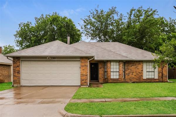 905 Larue Drive, Cedar Hill, TX 75104