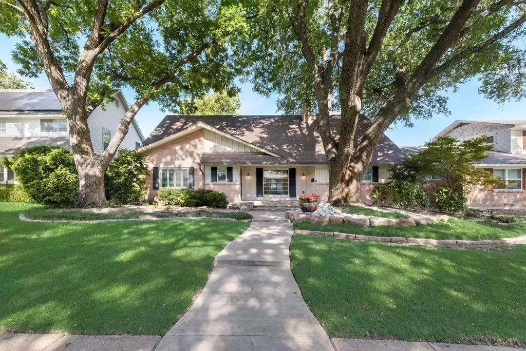 Dallas, TX 75238,9629 Queenswood Lane