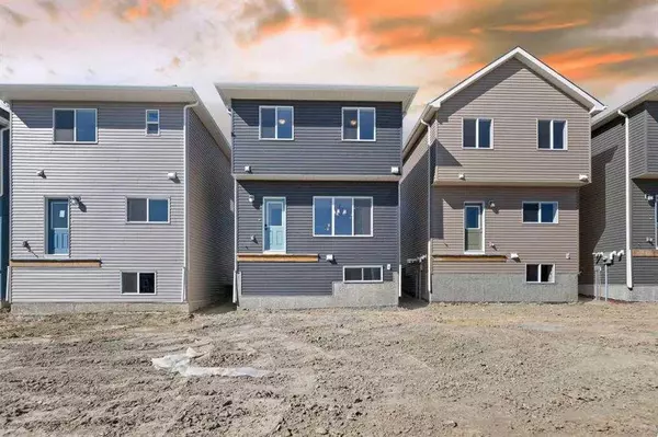 Airdrie, AB T4B 5M4,718 Bayview HL SW