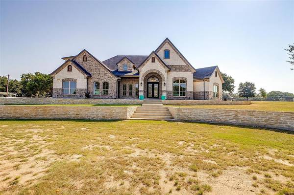 3207 Hummingbird Court, Granbury, TX 76049