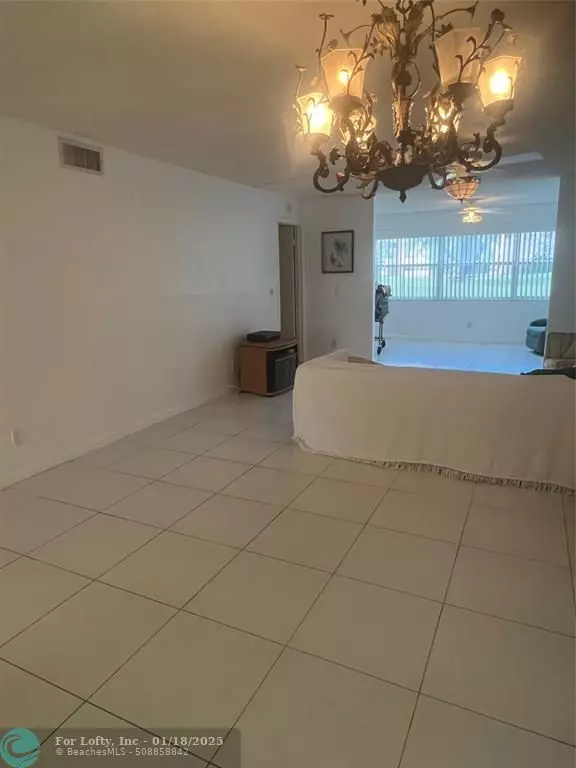 Sunrise, FL 33322,9721 Sunrise Lakes Blvd  #106