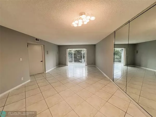 Coconut Creek, FL 33066,1803 Eleuthera Point  #E-3