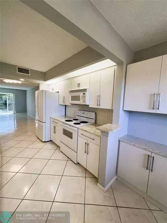 Coconut Creek, FL 33066,1803 Eleuthera Point  #E-3