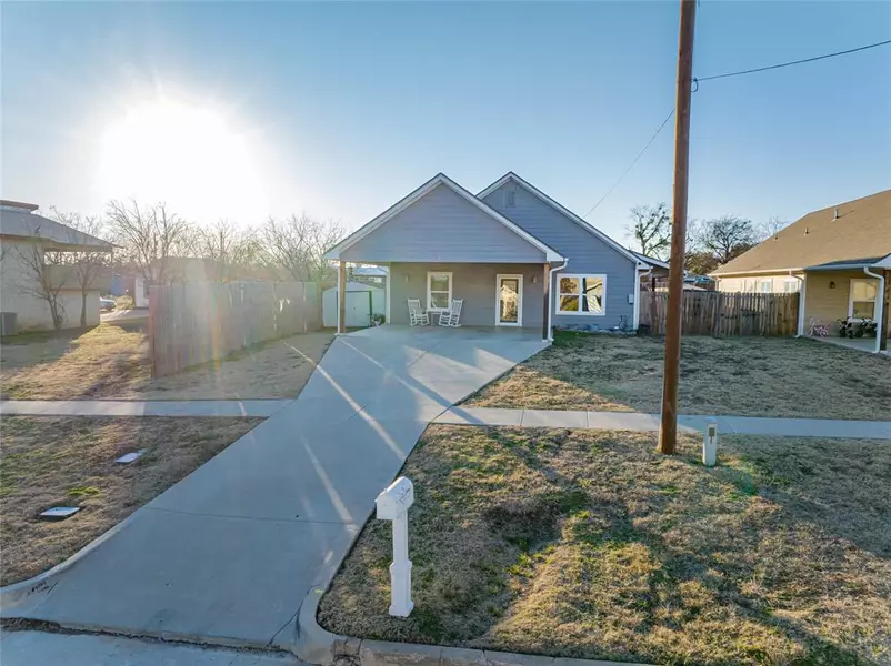 307 S Mcamis Street, Breckenridge, TX 76424