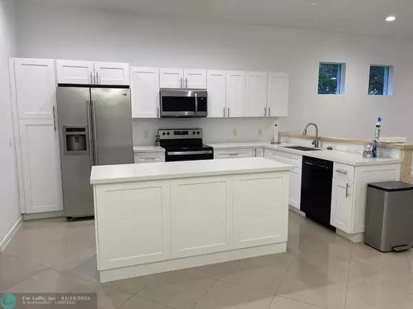 Lake Worth Beach, FL 33460,230 N G St  #230