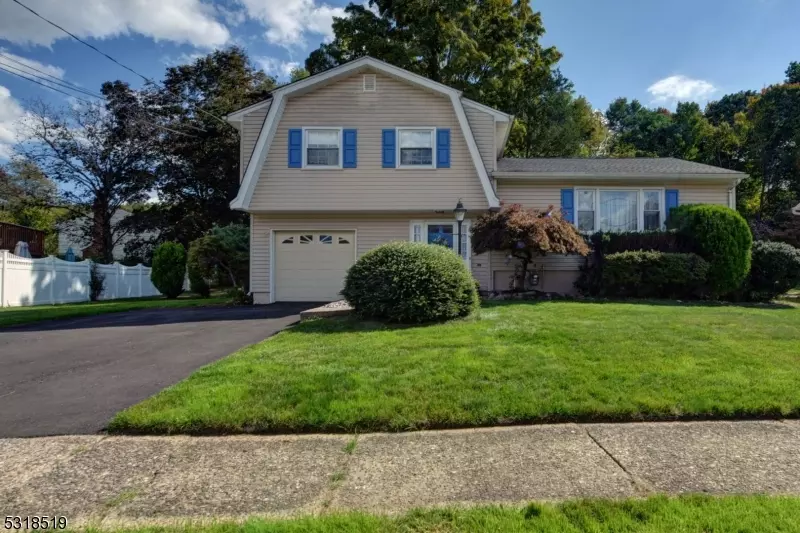 Wanaque Boro, NJ 07465,9 Rhonda Pl