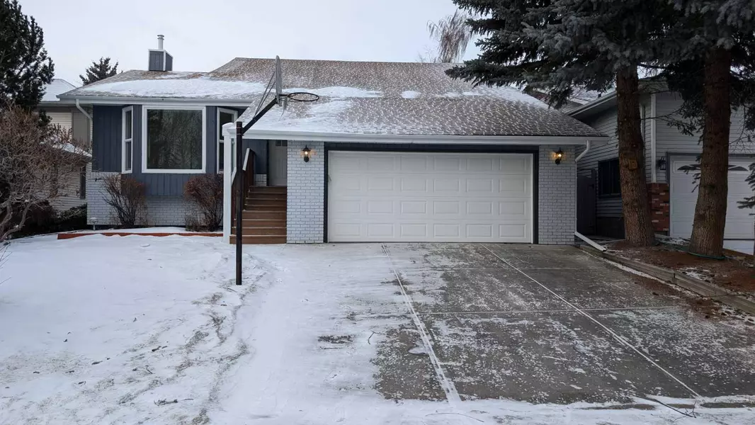 108 Millbank Close Southwest, Calgary, AB T2Y 2E8