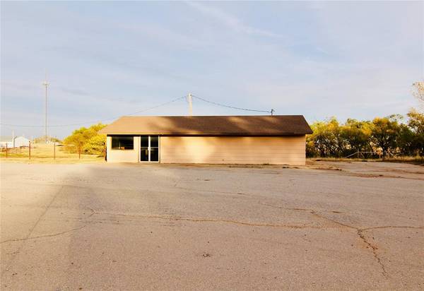 2120 S Merritt Road, Elk City, OK 73644