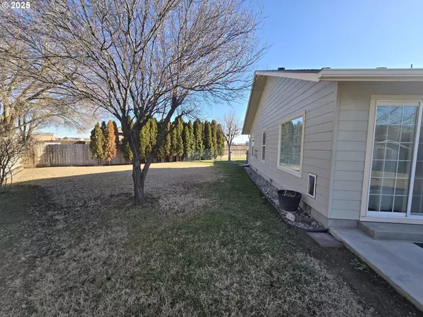 Hermiston, OR 97838,914 SW BRANDT CT