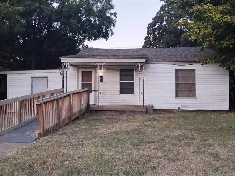 1222 Clarence Street, Fort Worth, TX 76117