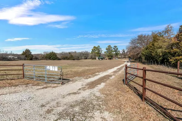 990 County Road 4371, Decatur, TX 76234