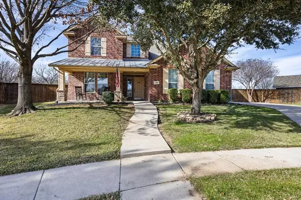 700 Lone Oak Court, Burleson, TX 76028