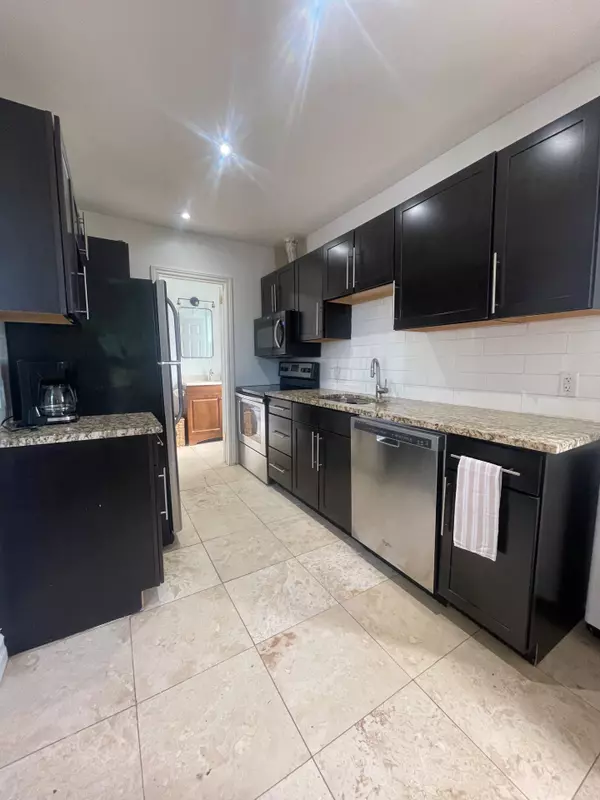 London, ON N5W 3K6,740 Lorne AVE #1