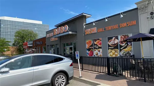 Toronto C13, ON M3B 1Y6,865 York Mills RD #9