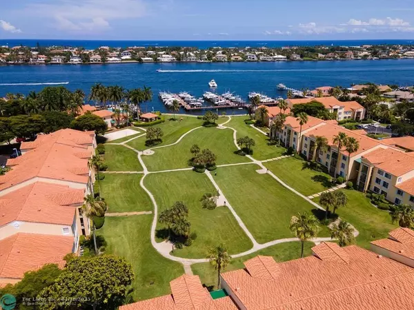 Hypoluxo, FL 33462,135 Yacht Club Way  #308