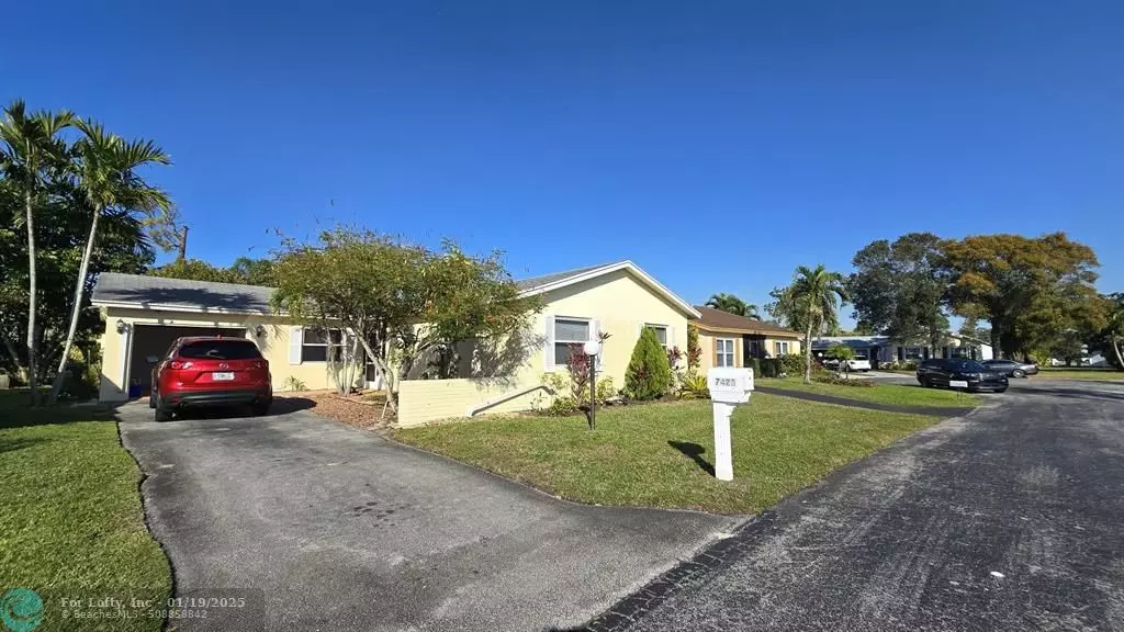 Lake Worth, FL 33467,7423 Pine Forest Cir