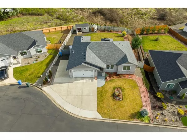 Sutherlin, OR 97479,714 SLAZENGER CT