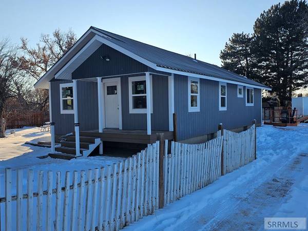 792 N 1100 E, Shelley, ID 83274