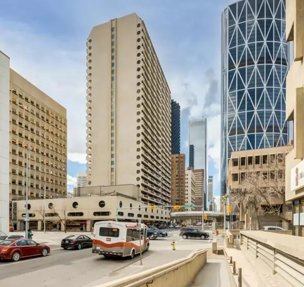 221 6 AVE Southeast #412, Calgary, AB T2G 4Z9