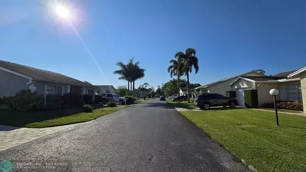 Lake Worth, FL 33467,7423 Pine Forest Cir