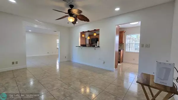 Lake Worth, FL 33467,7423 Pine Forest Cir