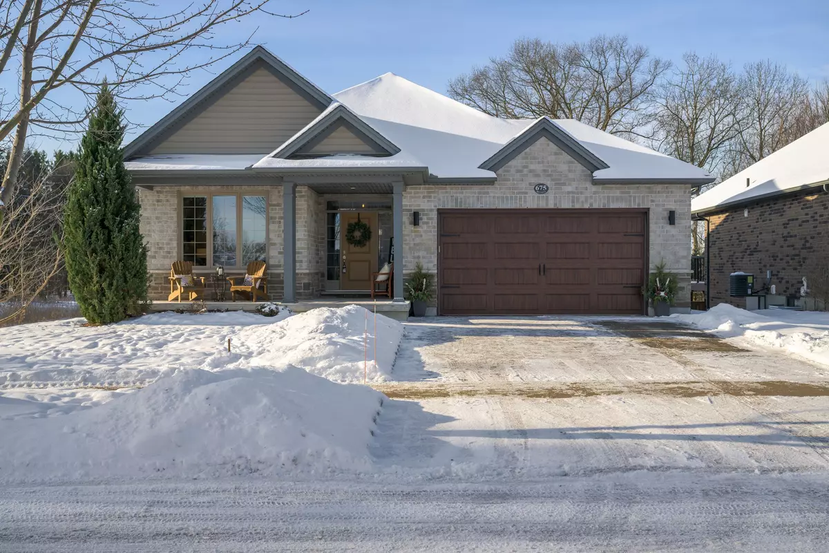 Strathroy-caradoc, ON N0L 1W0,675 Bennett CRES