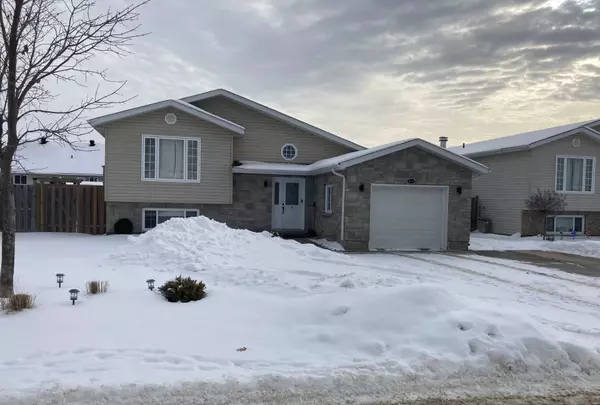 1033 Riverstone TRL, Petawawa, ON K8H 0A6