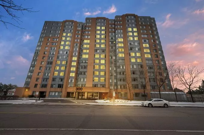 Mississauga, ON L5B 3W3,300 Webb DR #1208