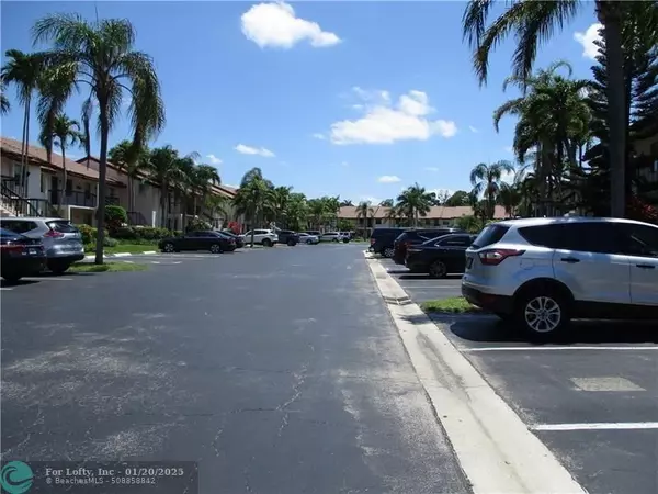 Boca Raton, FL 33433,22065 PALMS WAY  #201