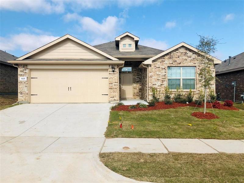 925 Rutherford Drive, Crowley, TX 76036