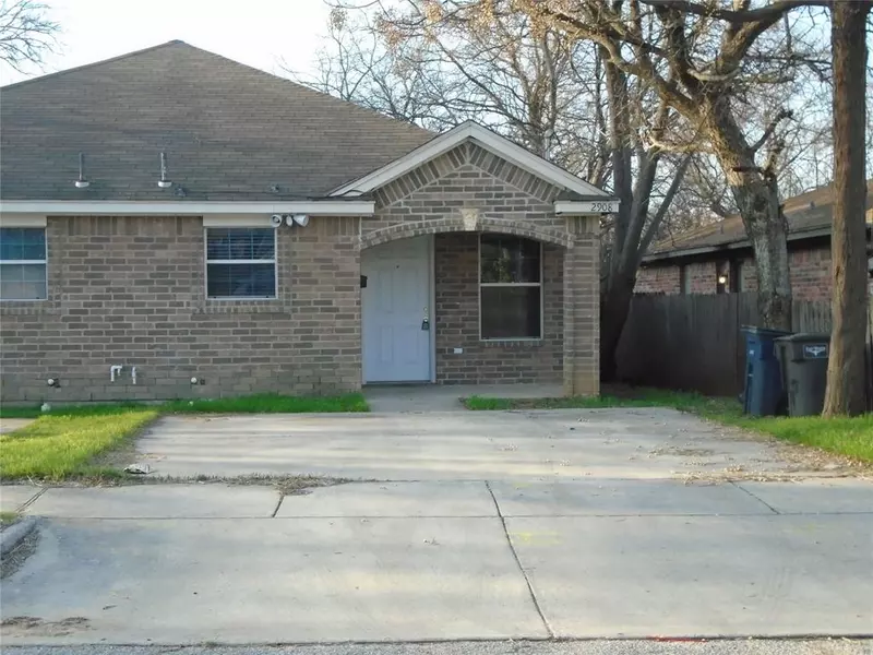 2908 Ennis Avenue, Fort Worth, TX 76111