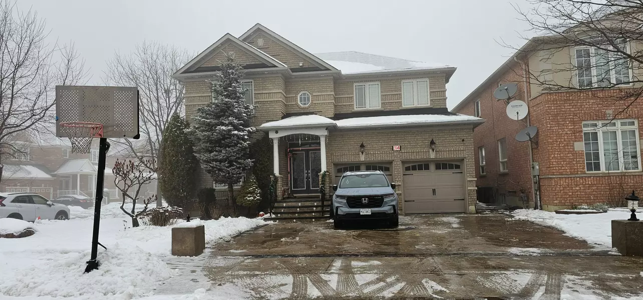 34 Arctic Wolf RD, Brampton, ON L6R 3L3