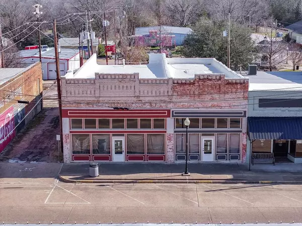 Grand Saline, TX 75140,120 N Main Street