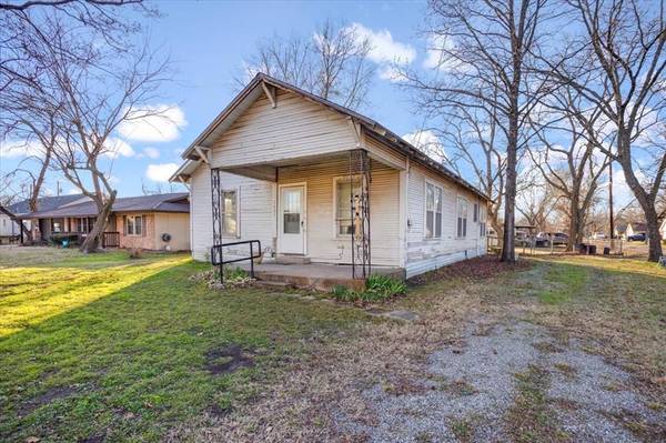 1007 Lynn Street, Bonham, TX 75418