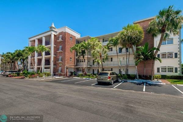 455 Paradise Isle Blvd  #302, Hallandale Beach, FL 33009