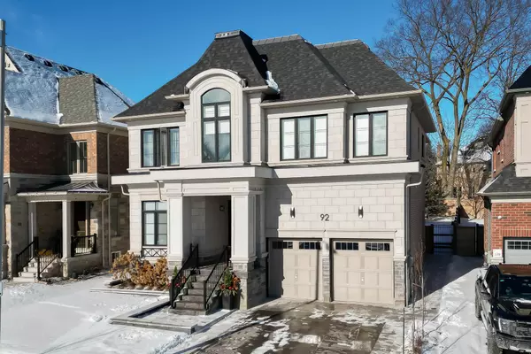 92 Klees CRES, Aurora, ON L4G 3W8