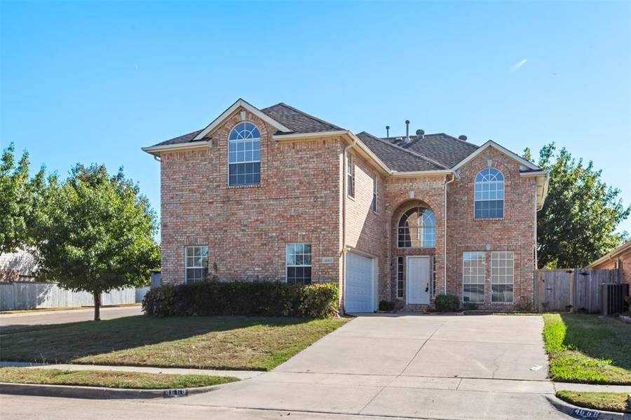 4668 Park Bend Drive, Fort Worth, TX 76137