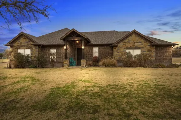 31185 US Highway 377 N, Bluff Dale, TX 76433