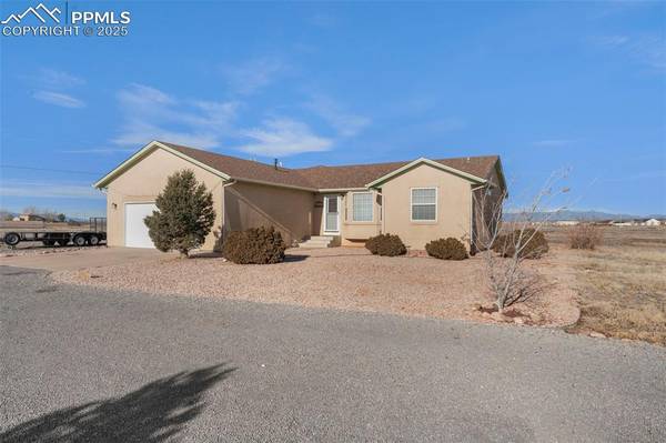 613 E Earl DR, Pueblo, CO 81007