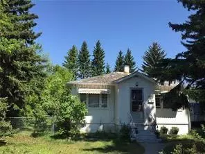 532 25 AVE NE, Calgary, AB T2E 1Y5