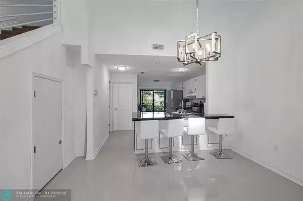 Hollywood, FL 33020,1567 Amanda St  #1567