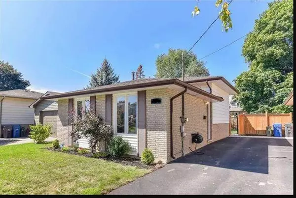 166 Country Club DR, Guelph, ON N1E 3L2