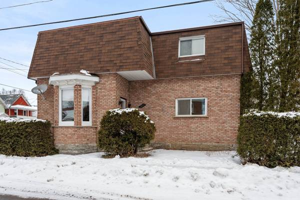 Renfrew, ON K8A 3X8,363 Moffat ST