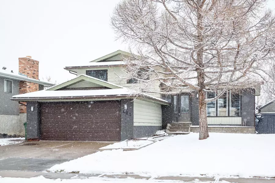 424 Flett DR NE, Airdrie, AB T4B 1M7