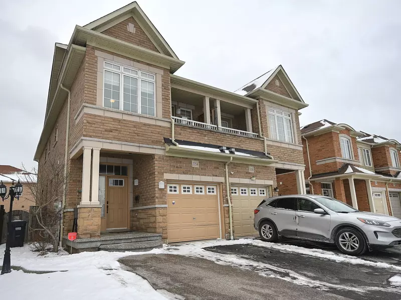 3354 Sunlight ST, Mississauga, ON L5M 0G9